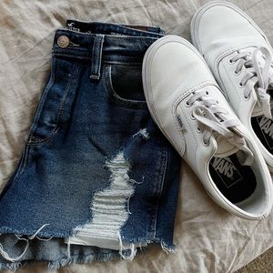 Hollister Distressed High-rise Boyfriend Short Vintage Stretch Size 1 w25